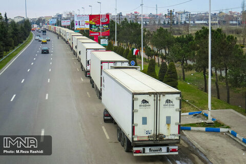 تردد کامیون‌های صادرات کالا از مرز آستارا ۴۶ درصد افزایش یافت