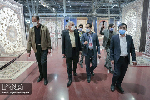 بازدید شهردار و رئیس شورای اسلامی شهر اصفهان از نمایشگاه فرش دستباف