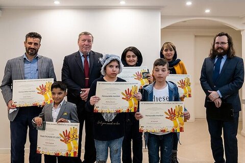 جایزه سفیر چک به کودکان نقاش ایرانی