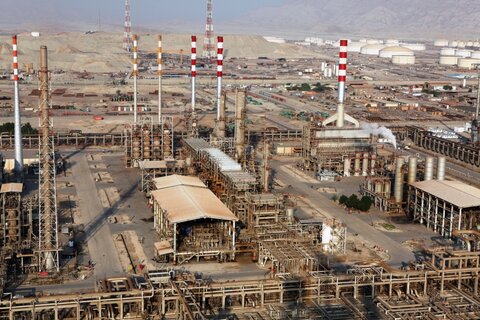 روزانه هزاران مترمکعب گاز اسیدی همراه با نفت در خوزستان سوزانده می‌شود