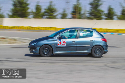 پازندمهر رئیس فدراسیون موتورسواری و اتومبیلرانی شد