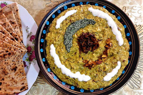غذاهای سنتی اصفهان شناسانده شود