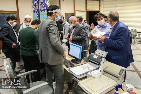ثبت نام انتخابات شورا ها در اصفهان