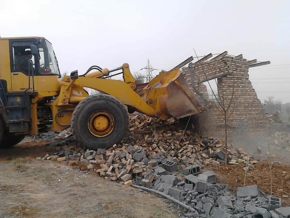 برخورد با ساخت‌وسازهای غیرمجاز در استان اصفهان