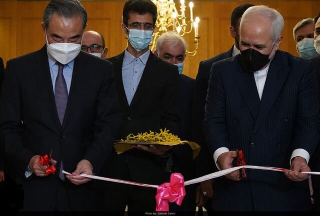 نمایشگاه اسناد روابط ایران و چین با حضور وزرای خارجه دو کشور افتتاح شد
