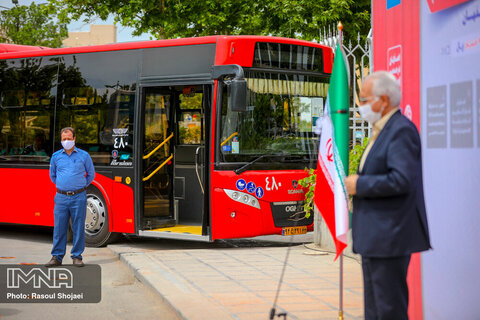 رونمایی از سامانه هوشمند اتوبوسرانی اصفهان
