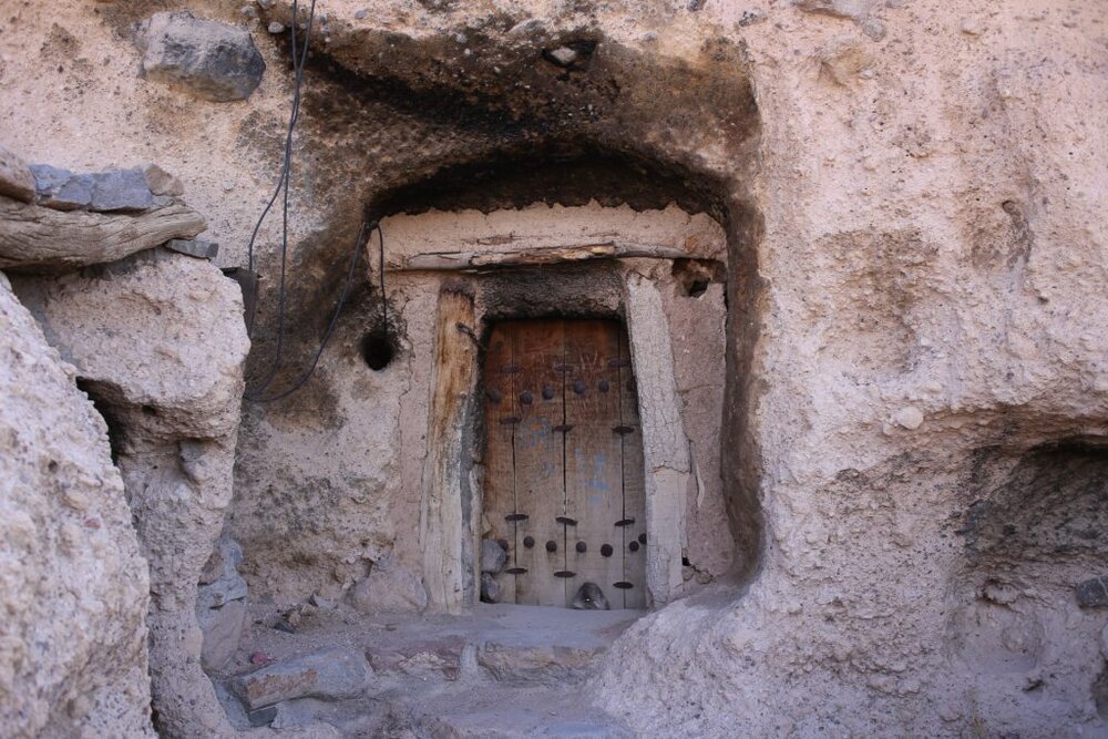 7,000 year-old underground troglodyte in Isfahan