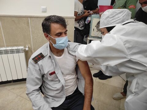 تزریق دوز دوم واکسن به آتش‌نشانان اصفهانی