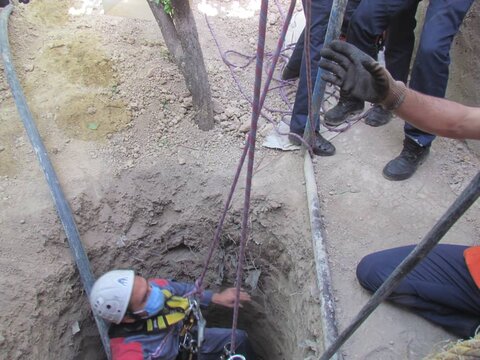 مرگ هولناک دو کارگر در چاه ۱۰۰ متری در رباط کریم