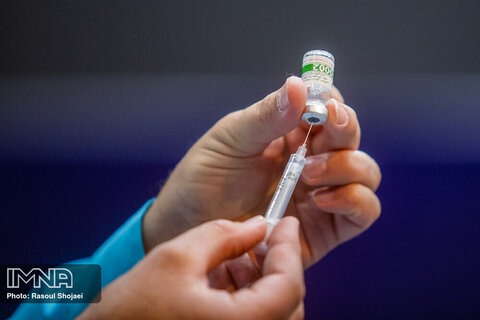رونمایی از اولین محصولات فاز یک خط تولید واکسن کووایران برکت