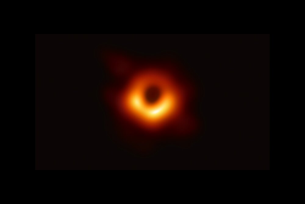 درون سیاه‌چاله‌ها چه می‌گذرد؟ 