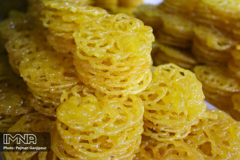Popular Iftar sweets; Zoolbia and Bamieh