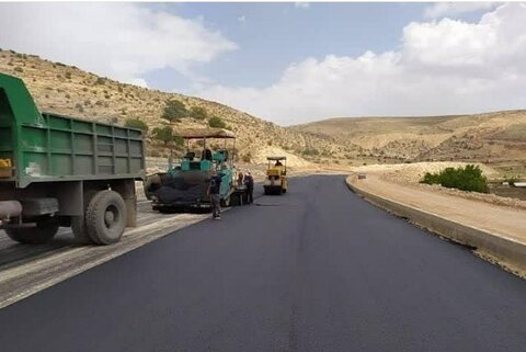اجرای ۲۵۰ کیلومتر روکش حفاظتی در راه‌های روستایی استان اصفهان