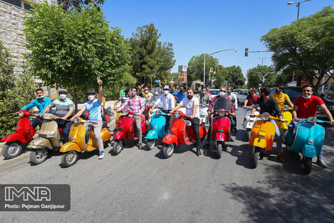 اصفهان گردی با موتورهای وسپا 