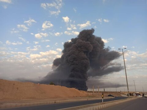 آتش‌سوزی مهیب در کارخانه الکل قم/اعلام وضعیت بحرانی در منطقه +عکس
