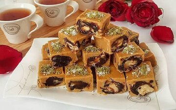 طرز تهیه رنگینک خرما + مواد و نکات لازم