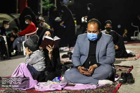 مراسم احیای شب بیست و سوم ماه رمضان در مشهد