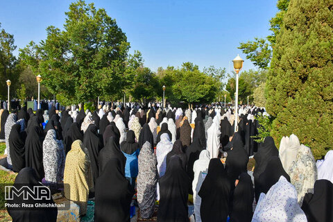 نماز عید سعید فطر در نجف آباد