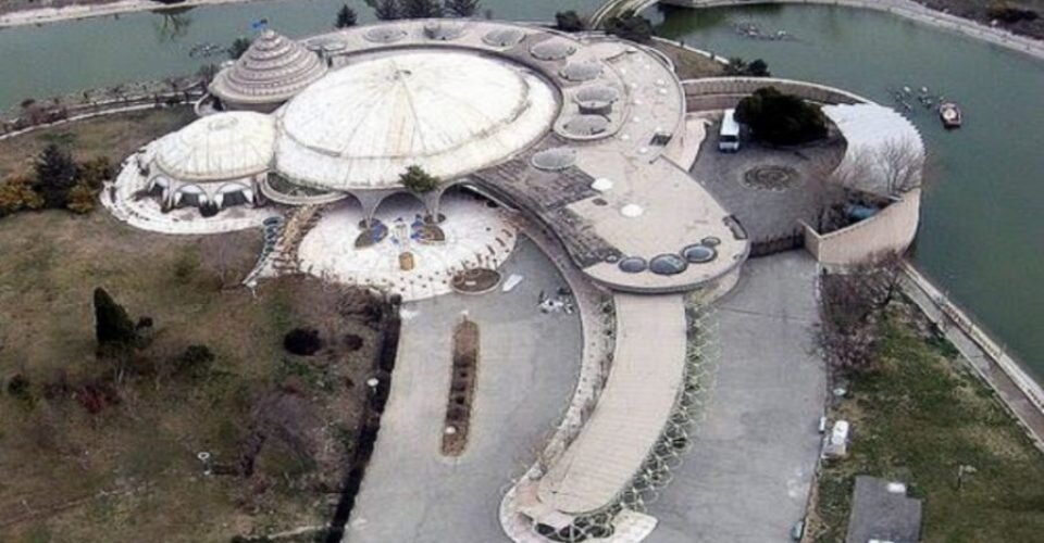 شهرداری کرج آماده مرمت کامل کاخ تاریخی مروارید است