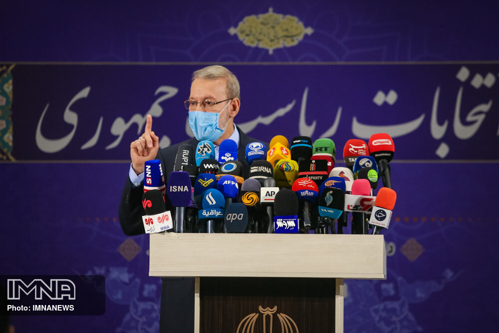 لاریجانی: مسئله امروز ایران با اقدامات نمایشی و پوپولیستی قابل حل نیست