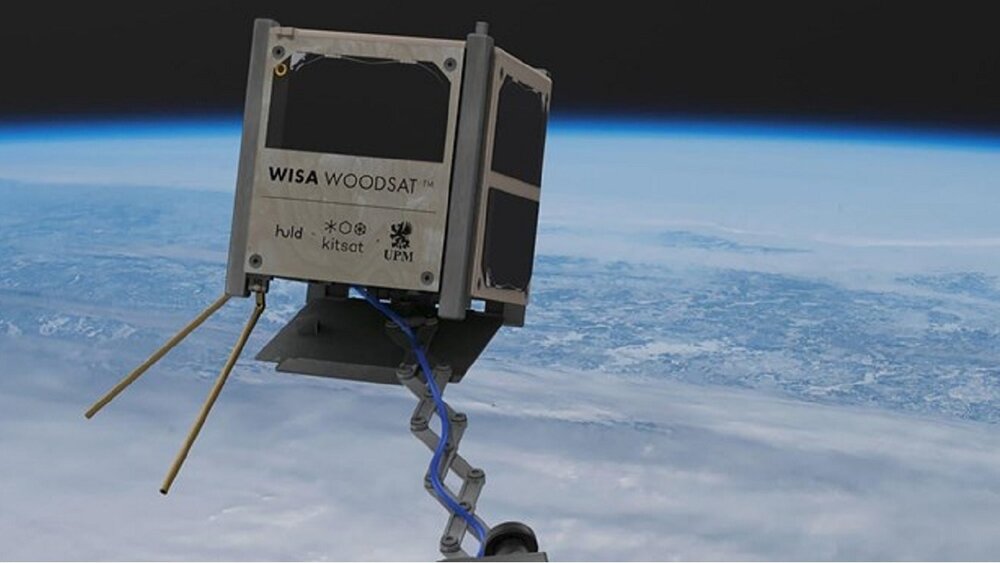پرتاب نخستین ماهواره چوبی جهان+ عکس
