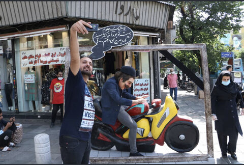 طرح ترغیبی ⁧‫موتوریار با اجرای پرفورمنس‌ در خیابان‌های تهران