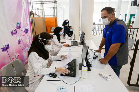 ۳۶۰ هزا نفر در اصفهان دوز سوم واکسن کرونا را دریافت کردند