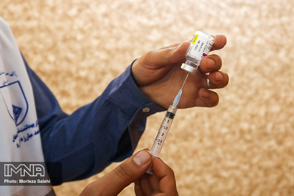 واکسیناسیون روزانه ۳۰۰ نفر از اتوبوسرانان مشهدی