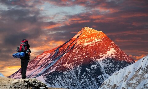 صعود به بلندترین قله جهان نیازمند چه اقداماتی است؟