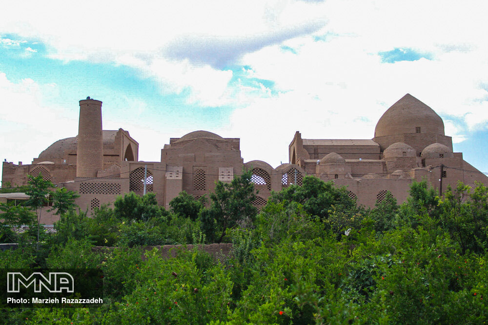 1705212 - آغاز هفته فرهنگ شهرستان اردستان
