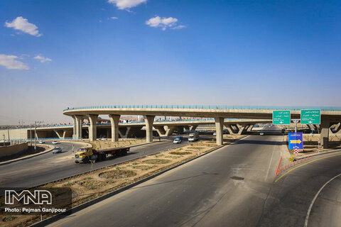 دلیل انسداد مسیر تردد خودروها روی پل شماره یک تقاطع سردار شهید سلیمانی چیست؟