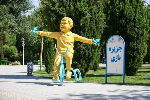 نصب نمادهای خاطره بازی در منطقه ۶ اصفهان