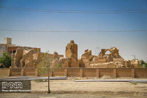  Haftshuyeh Grand Mosque stands in need of renovation