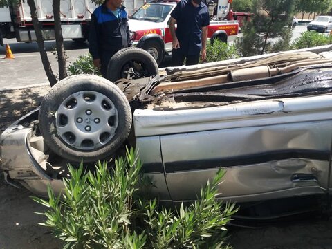 سقوط خودرو از روی پل نیکنام در تهران