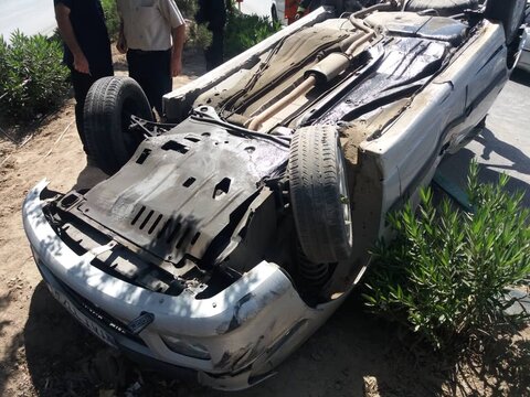 واژگونی خودرو در شیراز ۲ مصدوم برجای گذاشت 