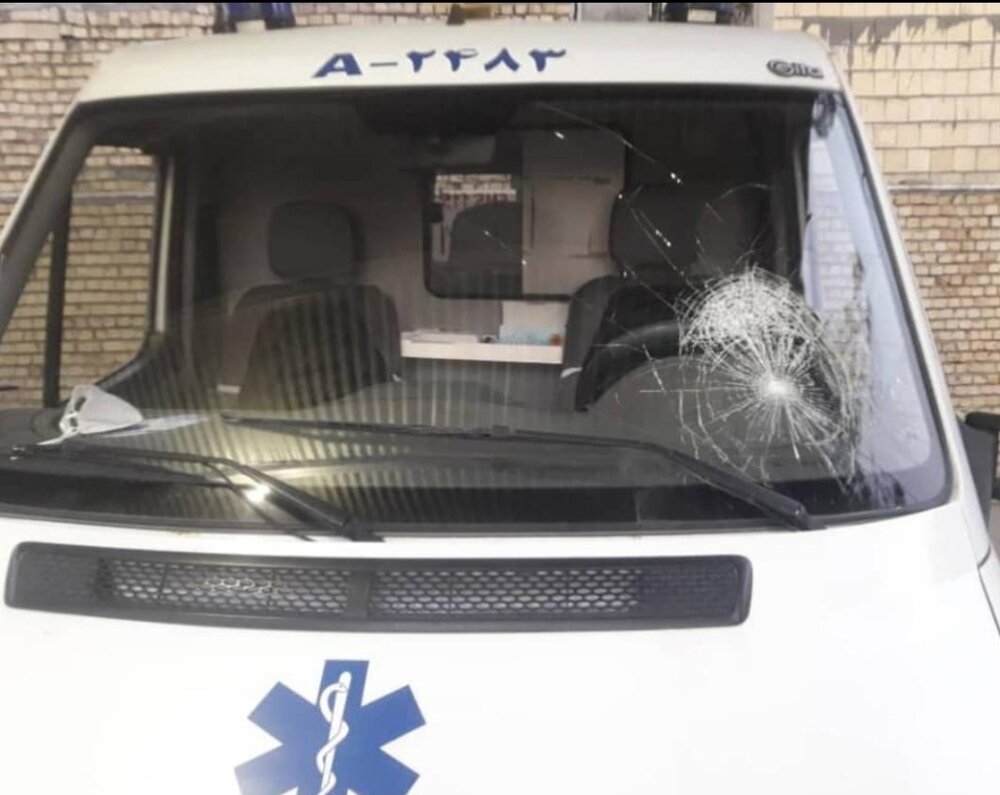حمله خانواده متوفی به آمبولانس در اصفهان