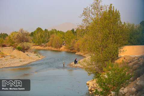 رهاسازی آب از سد نکوآباد به سمت شرق اصفهان