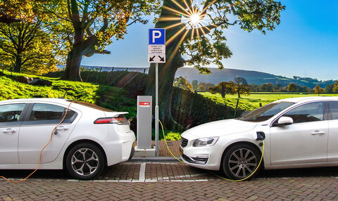 تلاش لندن برای نصب ۴۰ هزار ایستگاه شارژ خودروهای الکتریکی