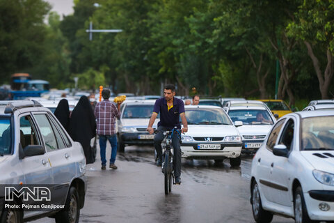 بارش باران تابستانی در اصفهان