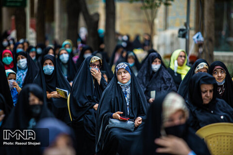 مراسم دعای روز عرفه در چهارباغ اصفهان
