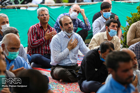 مراسم دعای روز عرفه در گلزار شهداء اصفهان