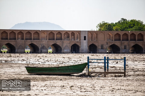 ظرفیت تامین آب شرب ۵ میلیون نفر در اصفهان وجود ندارد/ نبض زنده‌رود دوباره می‌تپد؟