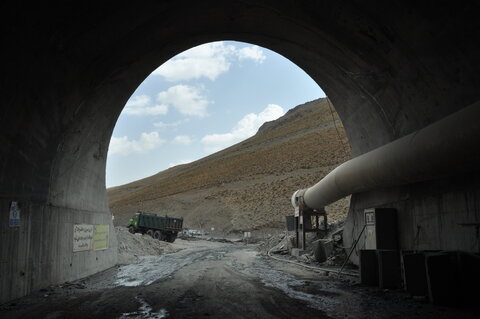 پیشرفت ۶۵ درصدی دومین تونل بزرگ استان اصفهان
