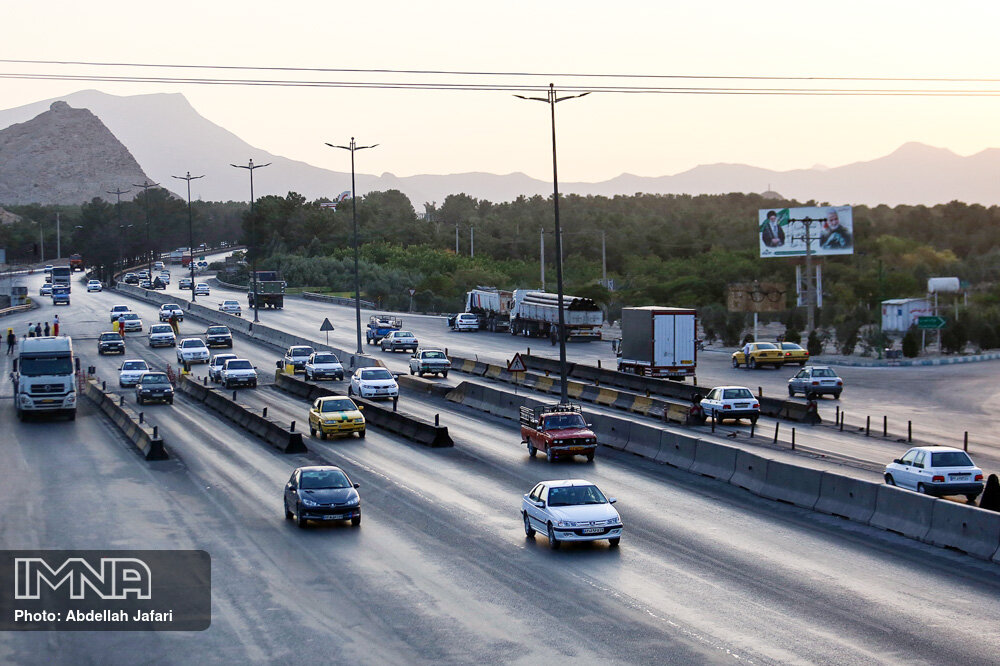 تردد بیش از ۲۴ میلیون خودرو در محورهای استان خوزستان