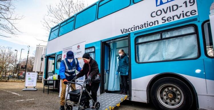 بلژیک اتوبوس‌های واکسیناسیون کرونا را در خیابان‌ها به گردش می‌آورد