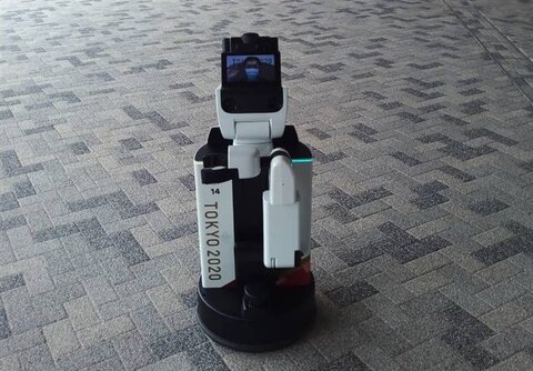  عکس گرفتن با ربات در پارالمپیک توکیو!