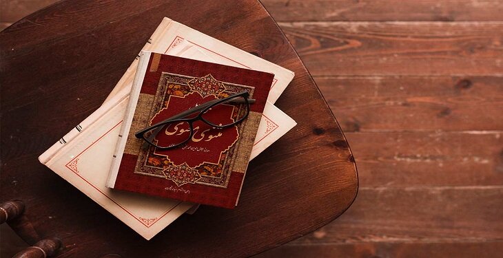 ۵ کتاب برتر که هر ایرانی باید یک بار در زندگی بخواند 