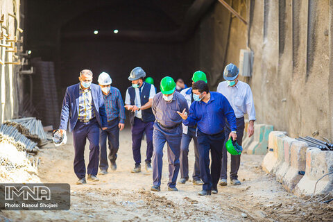 بازدید اعضای شورای شهر از پروژه قطار شهری