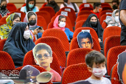 افتتاح نمایشگاه پوسترهای ادوار جشنواره فیلم‌ کودک در اصفهان