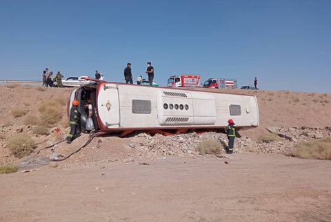 واژگونی اتوبوس در محور دامغان - شاهرود